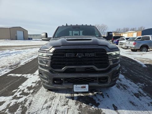 Used 2025 RAM 2500 Laramie AWD/4WD image 2
