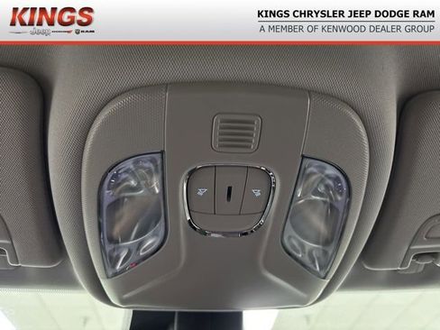 Certified 2022 Jeep Compass Limited image 31