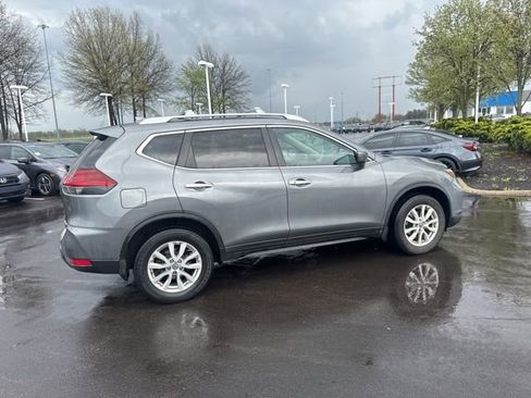 Used 2018 Nissan Rogue SV image 13