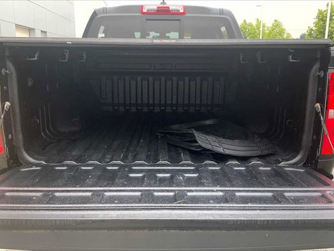 Used 2017 Chevrolet Colorado Z71 AWD/4WD image 34