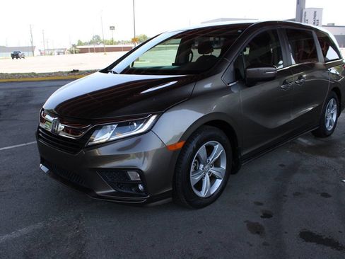 Used 2018 Honda Odyssey EX image 2