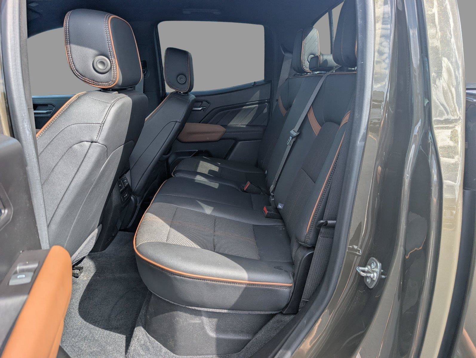 Used 2024 GMC Canyon AT4 w/ Technology Package AWD/4WD image 33