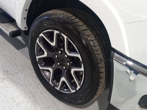 New 2026 RAM 1500 Laramie AWD/4WD image 3