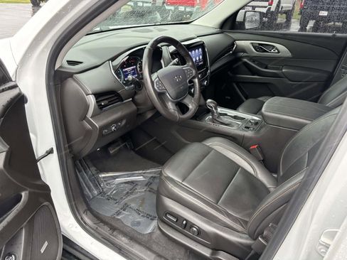 Used 2021 Chevrolet Traverse RS image 28