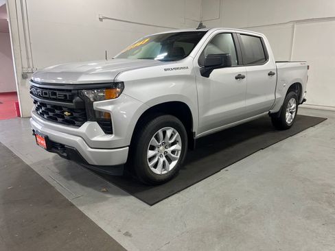 Certified 2022 Chevrolet Silverado 1500 Custom image 3