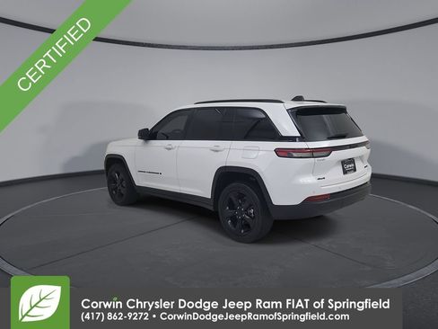 Certified 2023 Jeep Grand Cherokee Limited w/ Black Appearance Package image 11