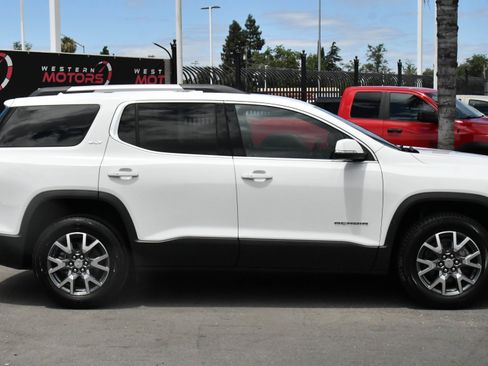 Used 2023 GMC Acadia SLT FWD image 9