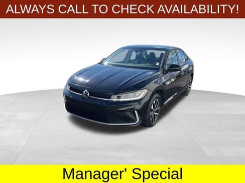 Used 2025 Volkswagen Jetta S image 3