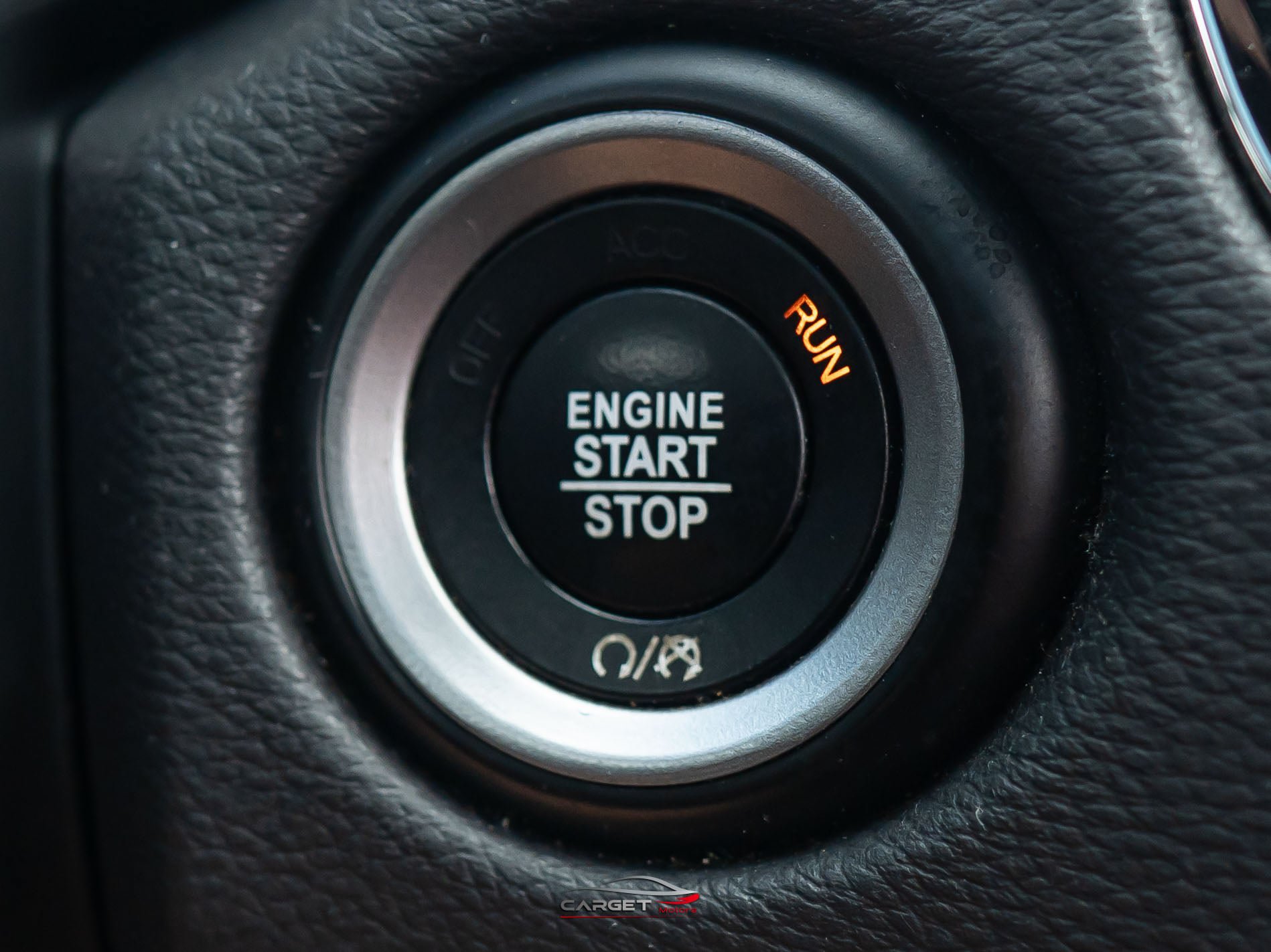 Used 2018 Dodge Durango R/T w/ Technology Group AWD/4WD image 31