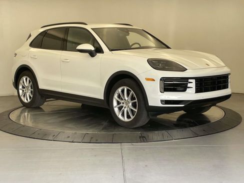 Used 2024 Porsche Cayenne image 9