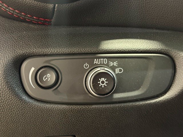 Used 2025 Chevrolet Blazer RS FWD image 16