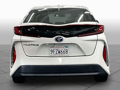 Used 2020 Toyota Prius Prime LE FWD image 4
