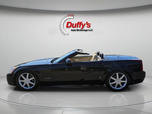 Used 2007 Cadillac XLR RWD image 38