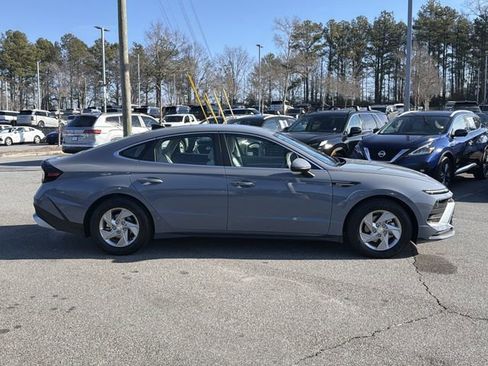 Certified 2025 Hyundai Sonata SE image 8