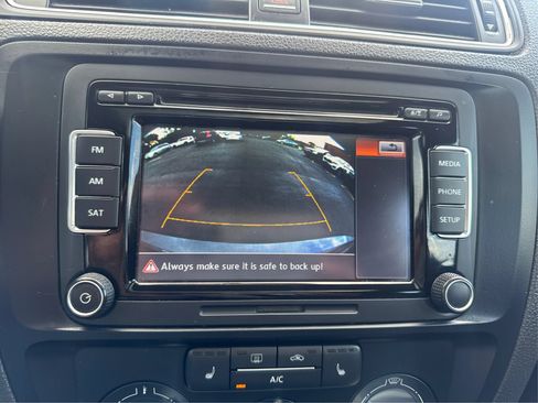 Used 2015 Volkswagen Jetta SE FWD image 30