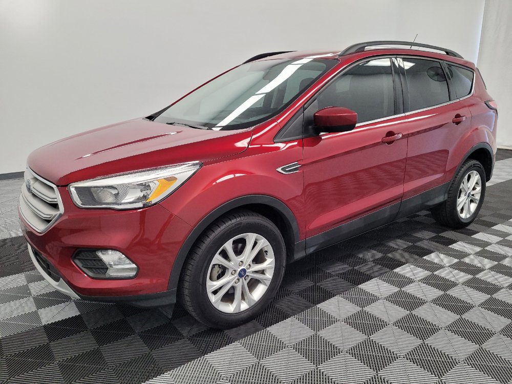 Used 2018 Ford Escape SE w/ SE Sync 3 Package FWD image 2