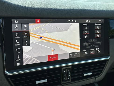 Used 2021 Porsche Cayenne image 17