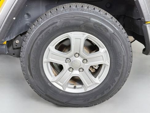 Used 2021 Jeep Wrangler Unlimited Sport AWD/4WD image 34