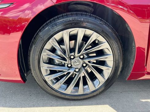 Certified 2025 Lexus ES 300h w/ Technology Package FWD image 9