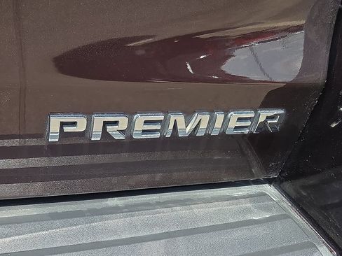 Used 2020 Chevrolet Suburban Premier AWD/4WD image 7