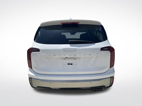 Used 2025 Kia Telluride S FWD image 8