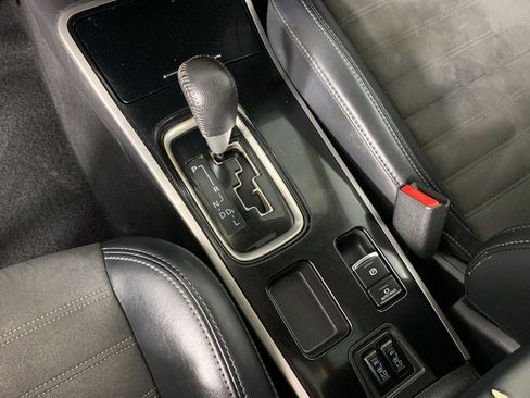 Used 2020 Mitsubishi Outlander SE FWD image 24