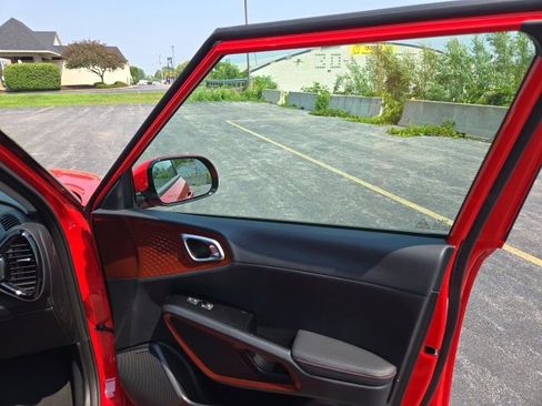 Used 2022 Kia Soul Turbo image 17