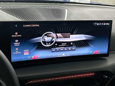 Used 2025 BMW 330i xDrive Sedan w/ M Sport Package image 17