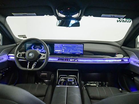 Certified 2025 BMW i7 eDrive50 w/ M Sport Package RWD image 15