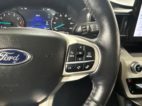 Used 2022 Ford Explorer XLT w/ Equipment Group 202A AWD/4WD image 25