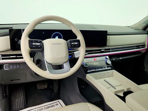 Used 2024 Hyundai Santa Fe Limited image 13