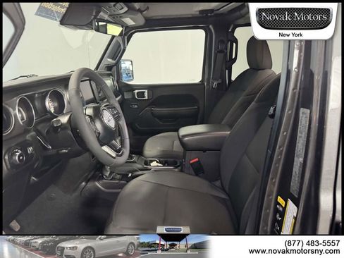 Used 2023 Jeep Wrangler Unlimited Sport AWD/4WD image 12