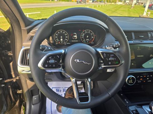 Used 2024 Jaguar E-PACE R-Dynamic SE AWD/4WD image 11