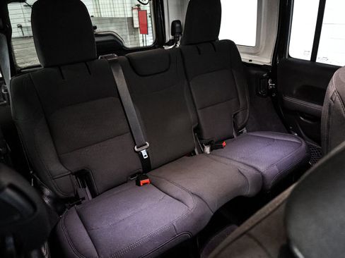 Used 2023 Jeep Wrangler Sahara image 23