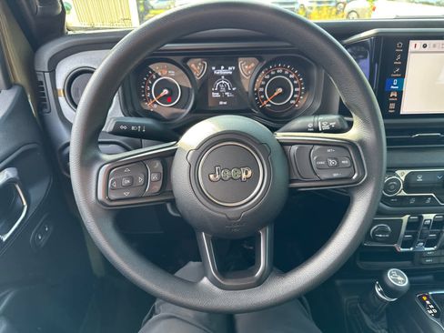 New 2025 Jeep Gladiator Sport image 16