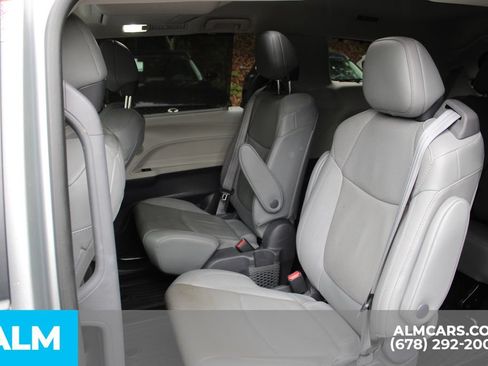 Used 2021 Toyota Sienna Limited FWD image 16