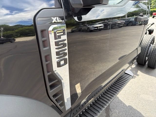 New 2026 Ford F550 4x4 Regular Cab Super Duty image 9