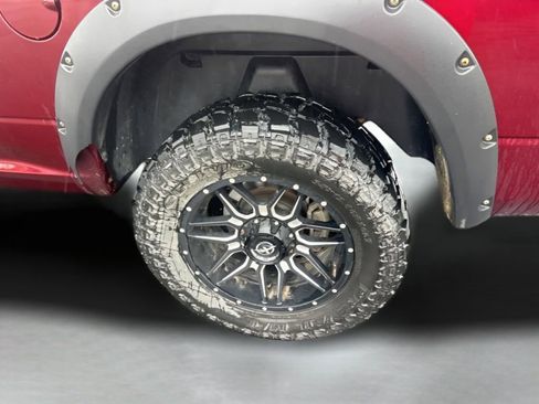 Used 2020 RAM 1500 Classic SLT AWD/4WD image 18