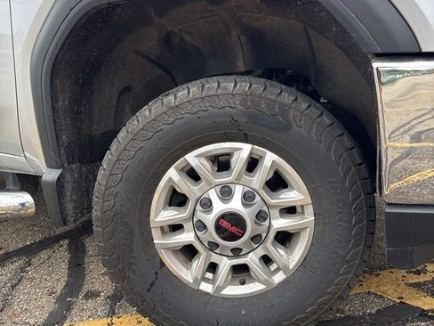 Used 2022 GMC Sierra 2500 SLE w/ SLE Convenience Package AWD/4WD image 4