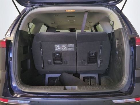 Used 2024 Kia Carnival LX image 14