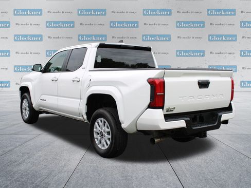 Used 2025 Toyota Tacoma SR5 AWD/4WD image 8