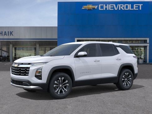 New 2027 Chevrolet Equinox LT FWD image 2