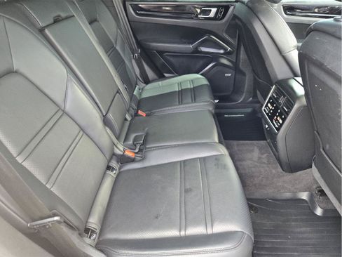 Used 2021 Porsche Cayenne S AWD/4WD image 29