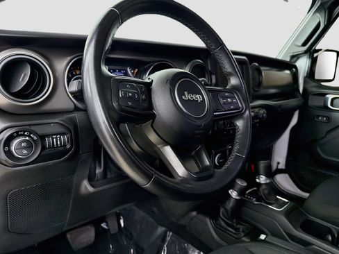 Used 2022 Jeep Gladiator Sport AWD/4WD image 11