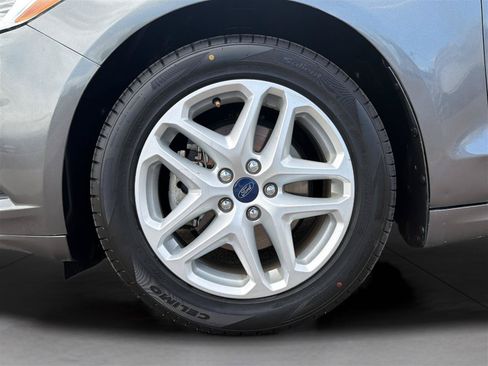 Used 2014 Ford Fusion SE FWD image 27