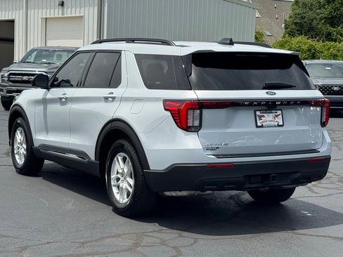 New 2025 Ford Explorer Active image 14