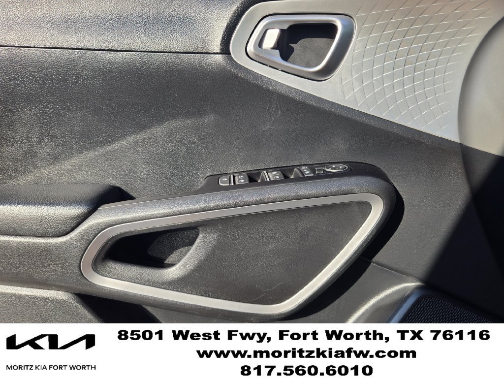 Certified 2022 Kia Soul LX w/ Technology Package FWD image 21