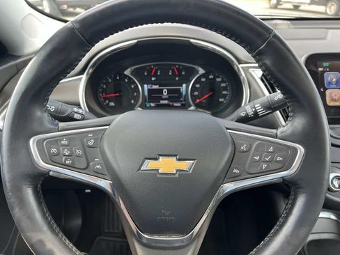 Used 2018 Chevrolet Malibu Premier w/ Premier Sun and Wheel Package FWD image 19