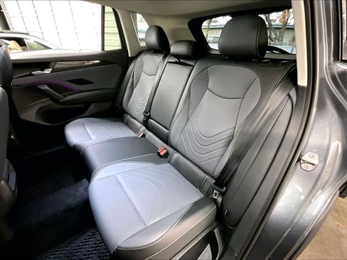 New 2026 Volkswagen Tiguan SE image 12