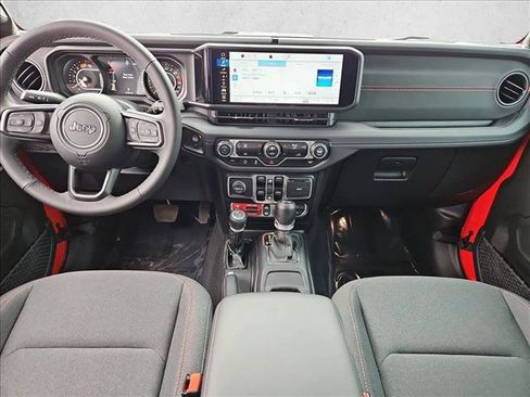 Used 2025 Jeep Wrangler Rubicon w/ Technology Group image 23